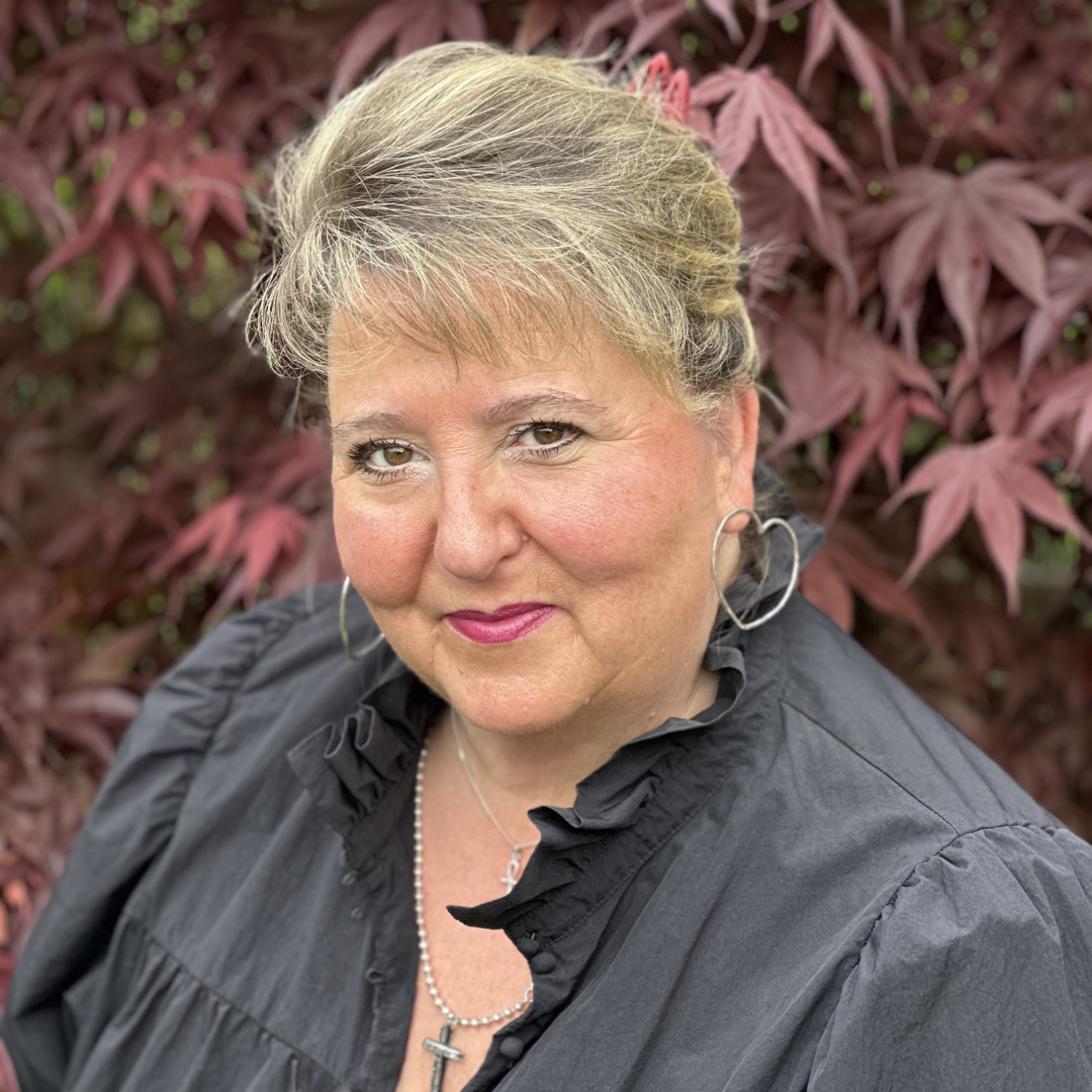 Porträtaufnahme von Trauerrednerin Andrea Schmid